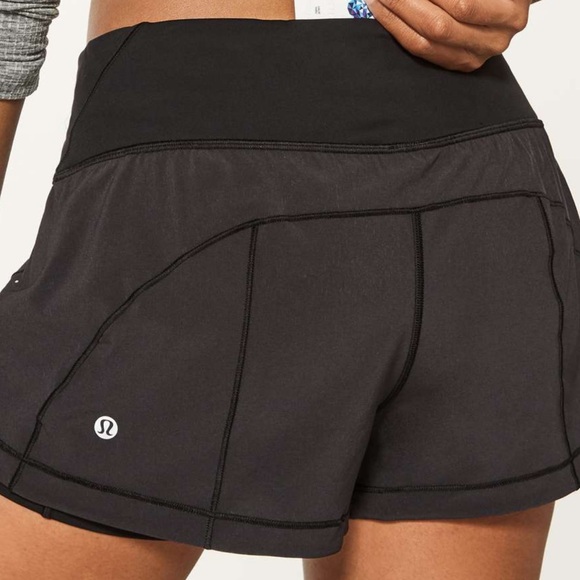 Lululemon Break Free Short (2.5") Size 4 - Picture 1 of 6
